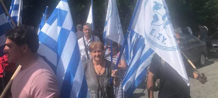 Mε πούλμαν οι οπαδοί του Αρτέμη Σώρρα στα δικαστήρια (βίντεο)